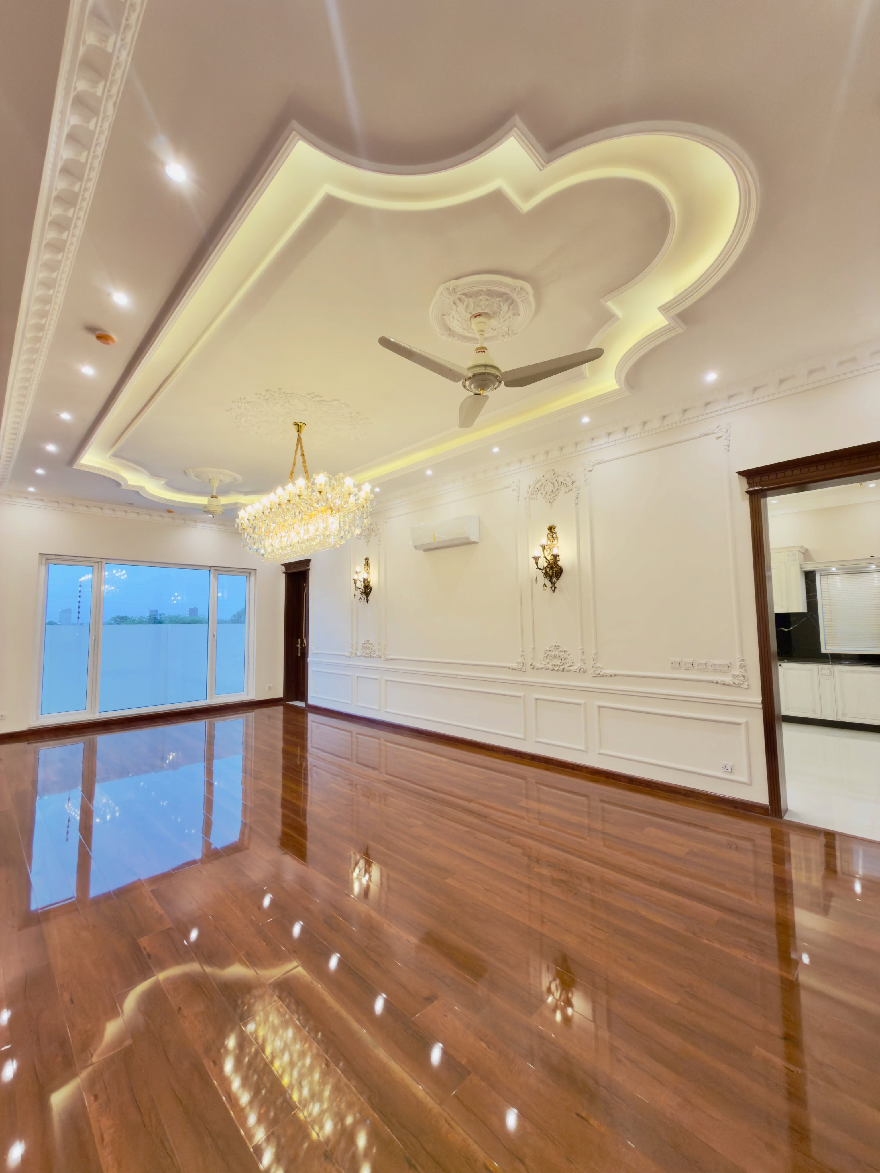 7.5 Kanal Modern Farmhouse Near DHA - Image 2