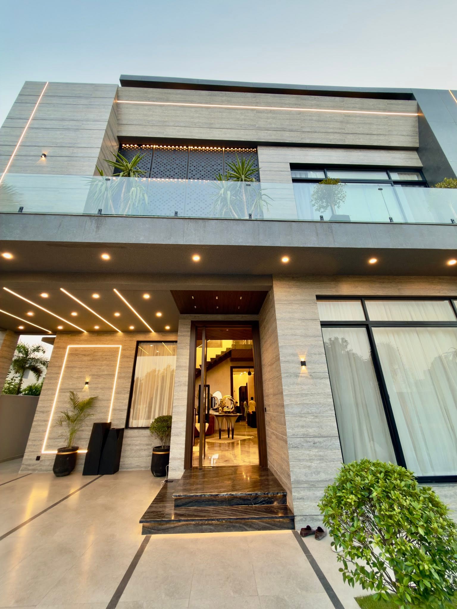 4 Kanal Designer Farmhouse - Image 1